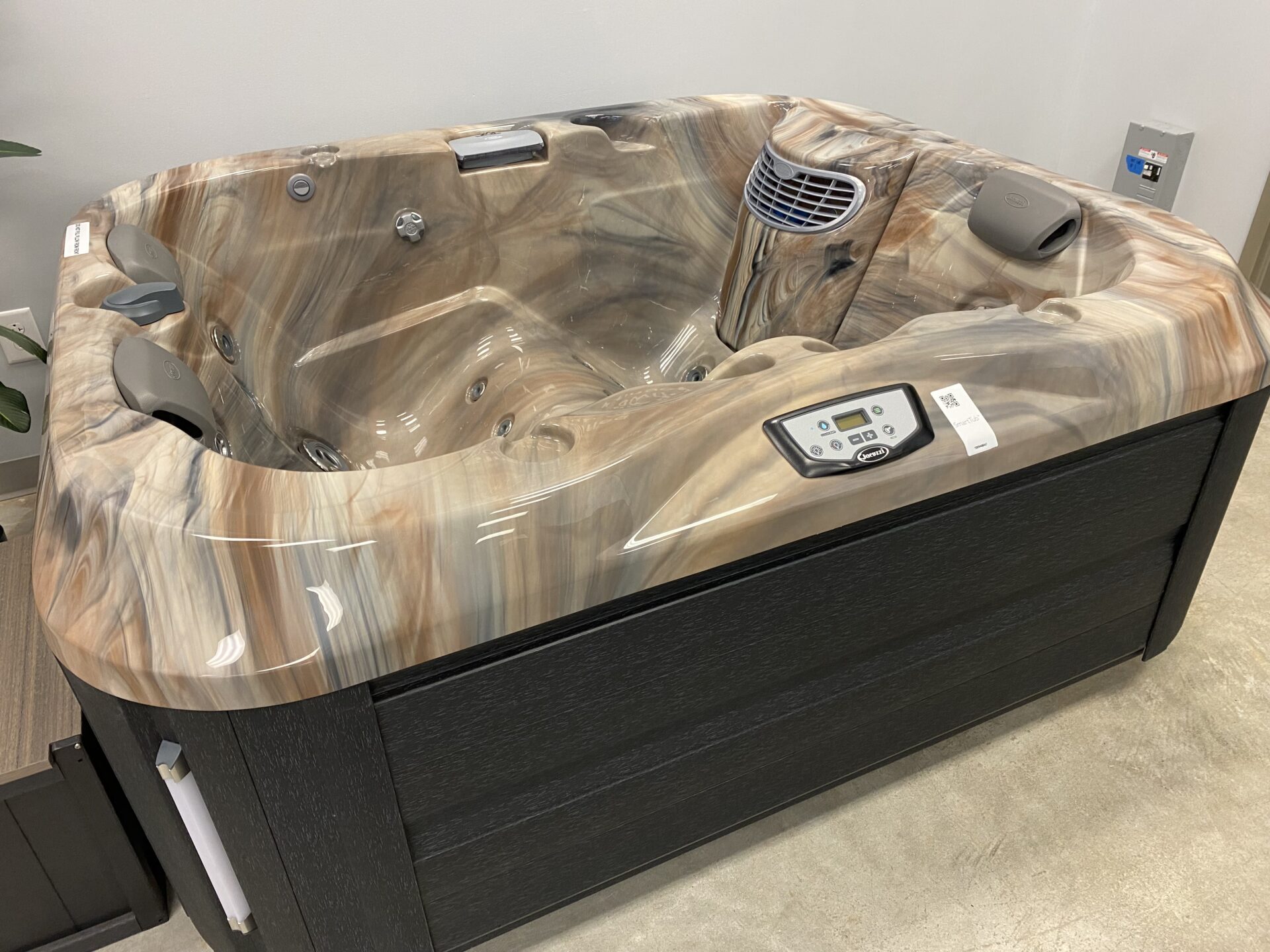 FLOOR MODEL CLEARANCE   J315™ Monaco/Smoked Ebony